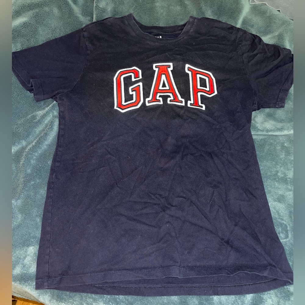 Gap tee shirt